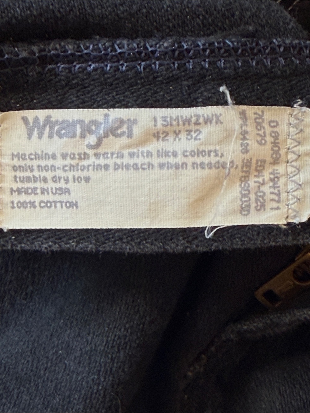 Wrangler Men's Black Straight-Leg Jeans - Picture 3 of 5